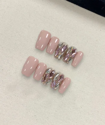 Alternative view of Brilliant Love Press-on Nails