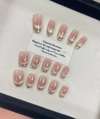 Alternative view of Coral Sea Press-on Nails