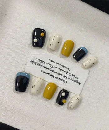 Alternative view of Pumpkin Press-on Nails