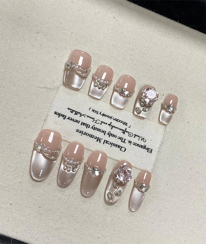 The Poetry of Roses Press-on Nails - Image 2